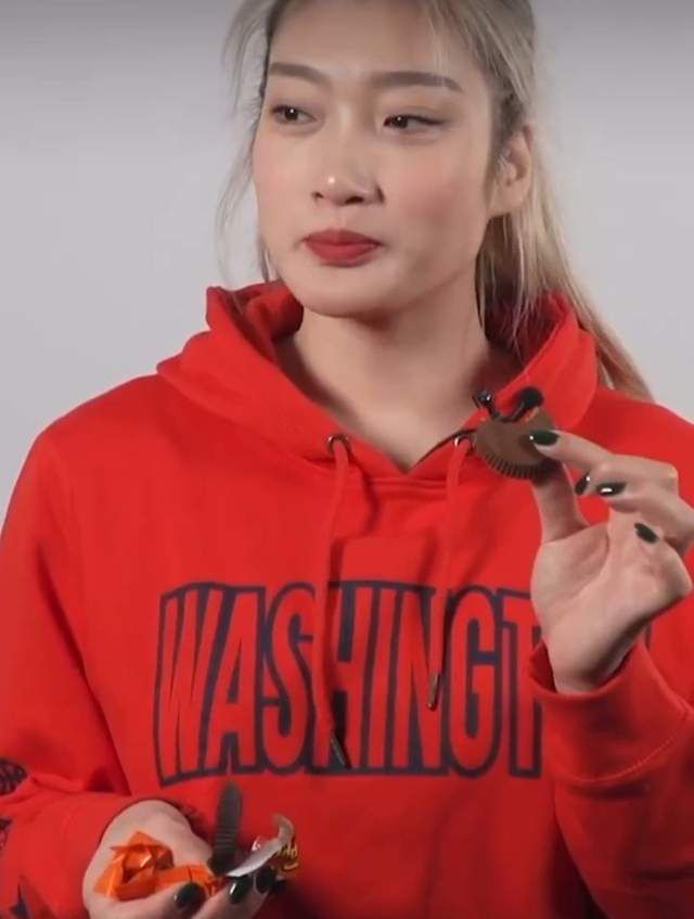 赛后詹姆斯接受了记者的采访。